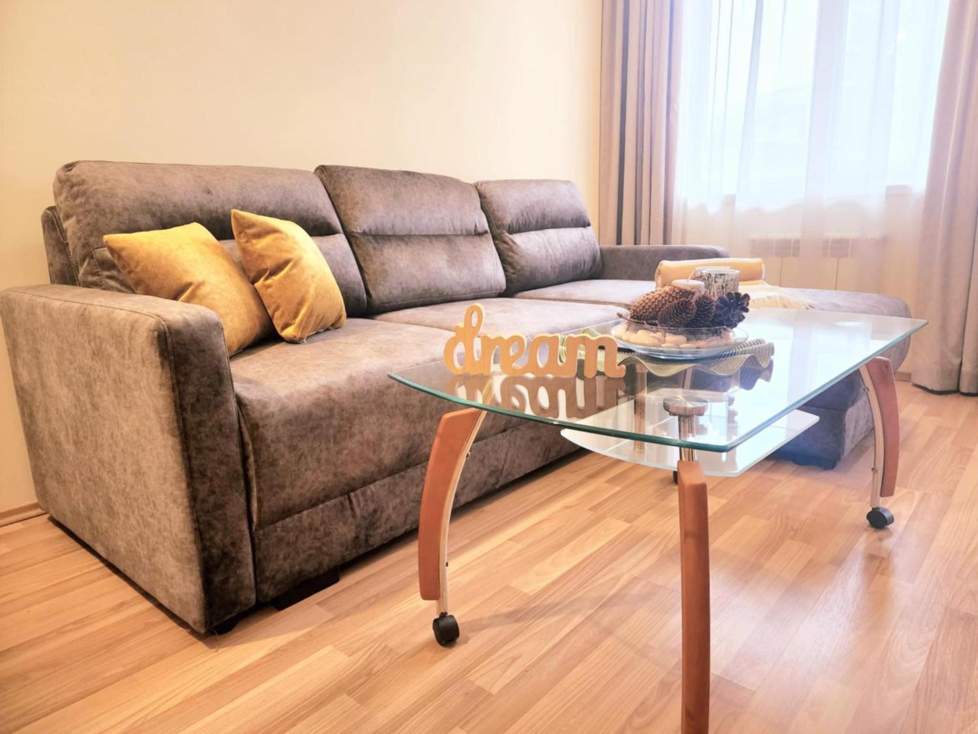 דירות בורובץ Arboro Royal Plaza מראה חיצוני תמונה
