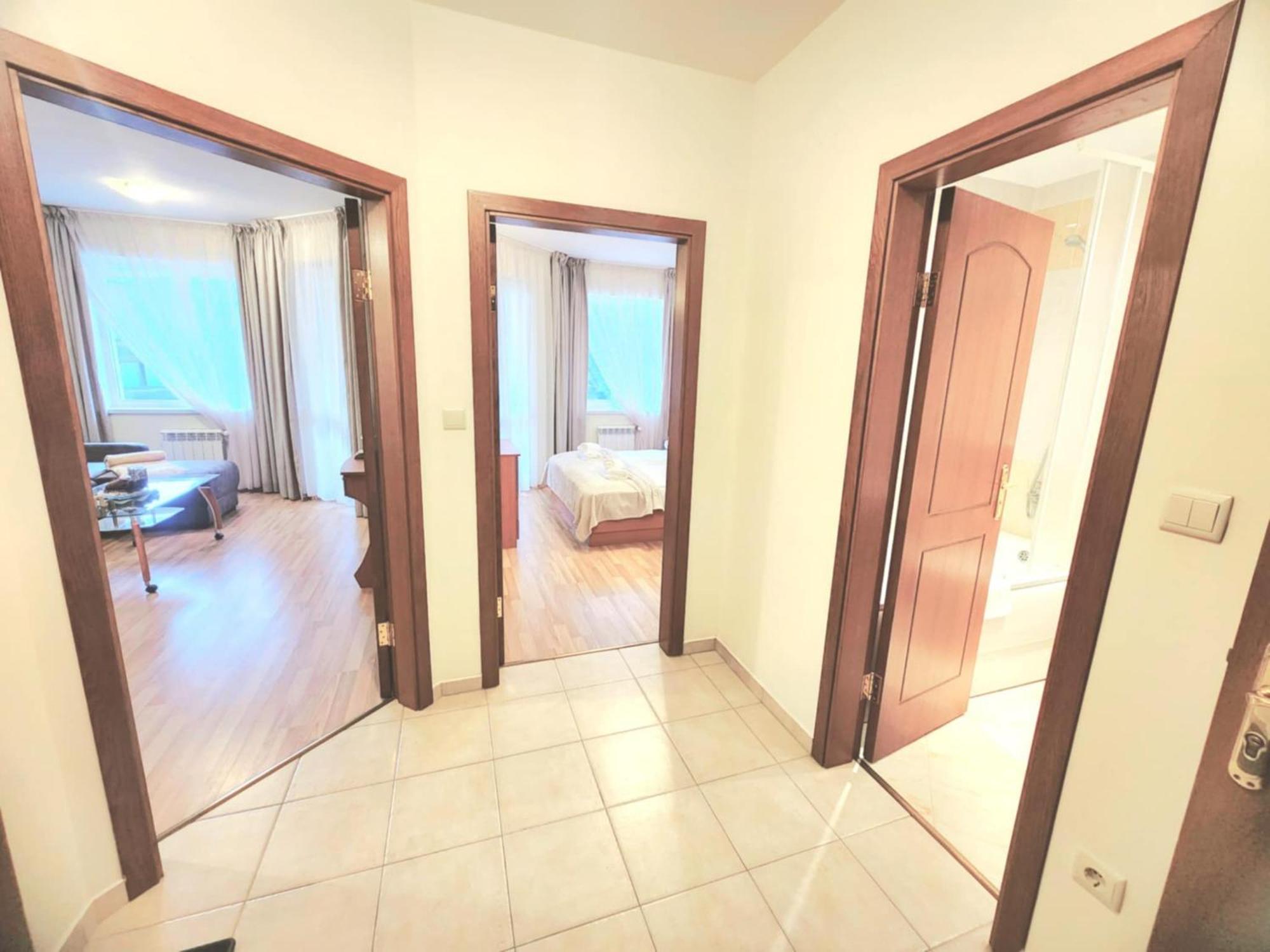 דירות בורובץ Arboro Royal Plaza מראה חיצוני תמונה